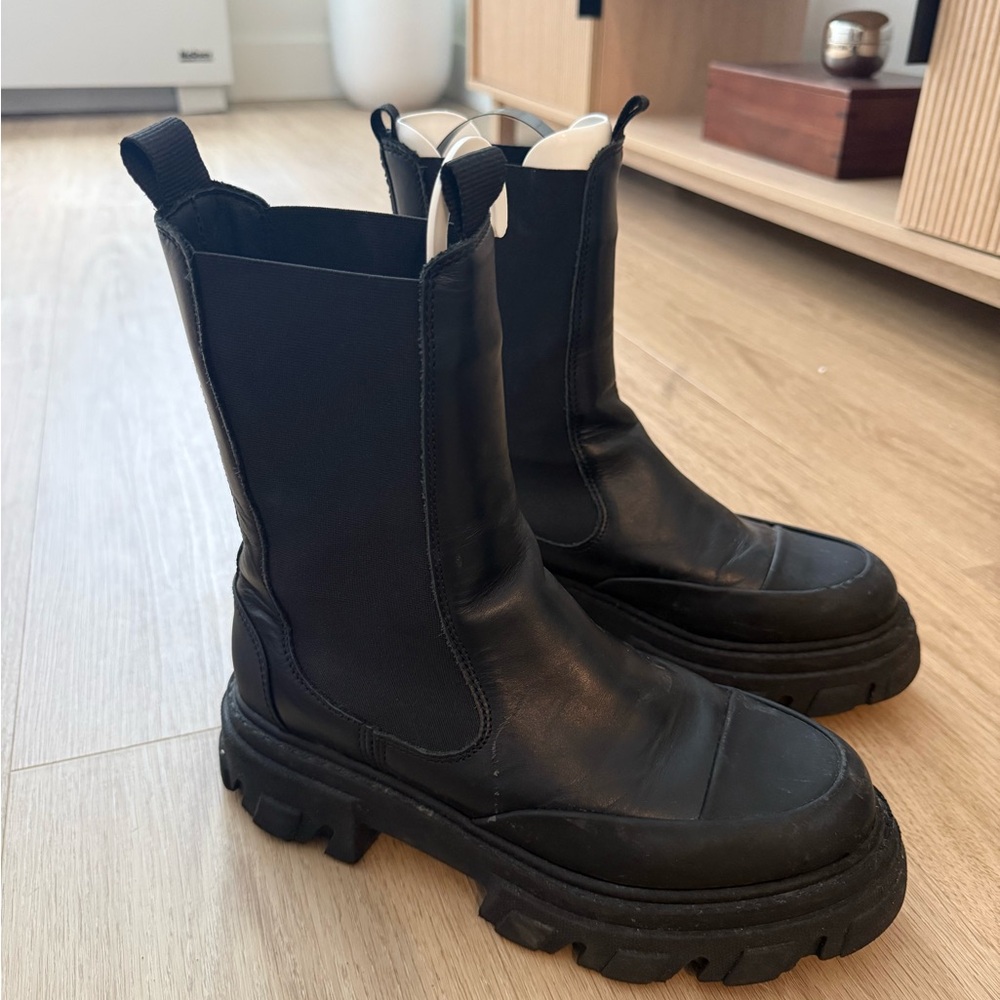 GANNI logo leather Chelsea boots
